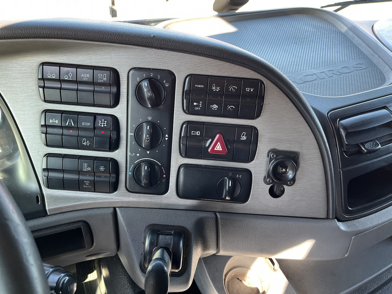 Mercedes-Benz 2541 6x2 Atlas 135.2E Pritsche 8,20 m - Camion à rideaux coulissants, Camion grue: photos 5 Mercedes-Benz 2541 6x2 Atlas 135.2E Pritsche 8,20 m - Camion à rideaux coulissants, Camion grue: photos 5