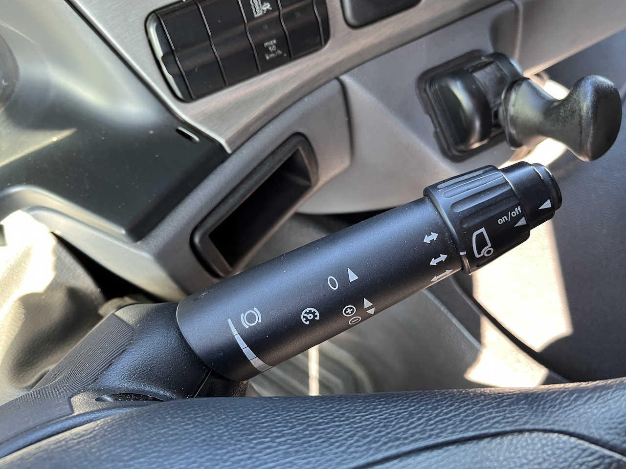 Mercedes-Benz 2541 6x2  Atlas 135.2E Pritsche 8,20 m Ausziehbar - Camion à rideaux coulissants, Camion grue: photos 2 Mercedes-Benz 2541 6x2  Atlas 135.2E Pritsche 8,20 m Ausziehbar - Camion à rideaux coulissants, Camion grue: photos 2