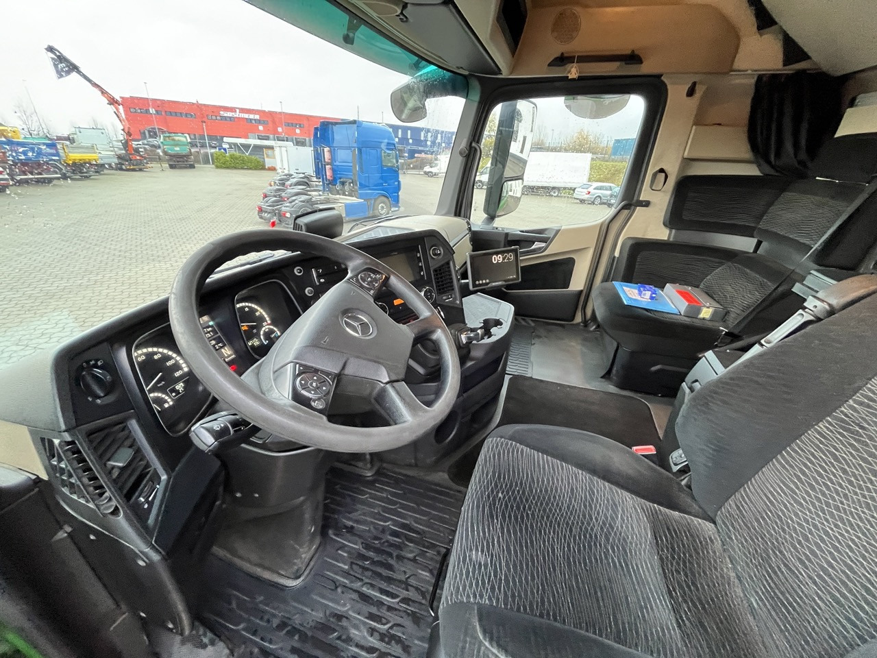 Mercedes-Benz Actros 2745 6x2 Gergen 21 70 Abrollkipper - Camion ampliroll: photos 3 Mercedes-Benz Actros 2745 6x2 Gergen 21 70 Abrollkipper - Camion ampliroll: photos 3