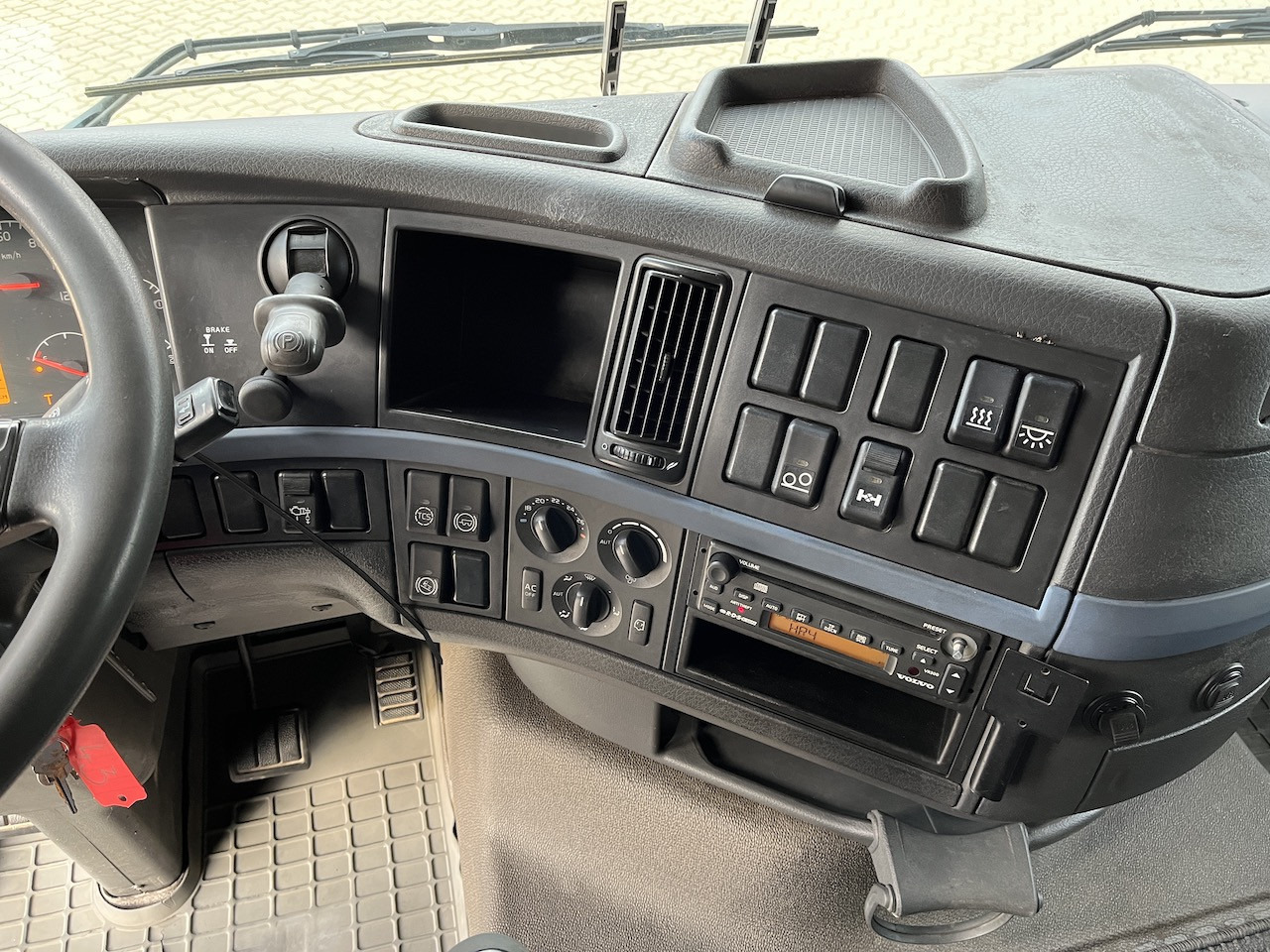 Volvo FH 520 6x2  Palfinger PK 12502 | AHK - Camion grue, Camion plateau: photos 4 Volvo FH 520 6x2  Palfinger PK 12502 | AHK - Camion grue, Camion plateau: photos 4