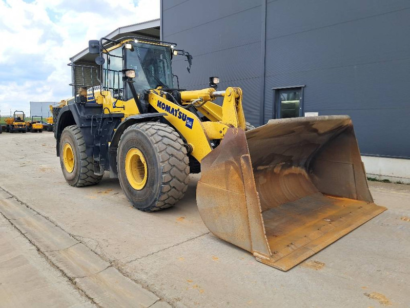 Komatsu WA480-8 - Chargeuse sur pneus: photos 1 Komatsu WA480-8 - Chargeuse sur pneus: photos 1