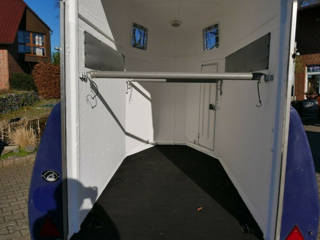 Böckmann 1,5 Pferde Heckklappe schwenkbar - Van chevaux: photos 4 Böckmann 1,5 Pferde Heckklappe schwenkbar - Van chevaux: photos 4