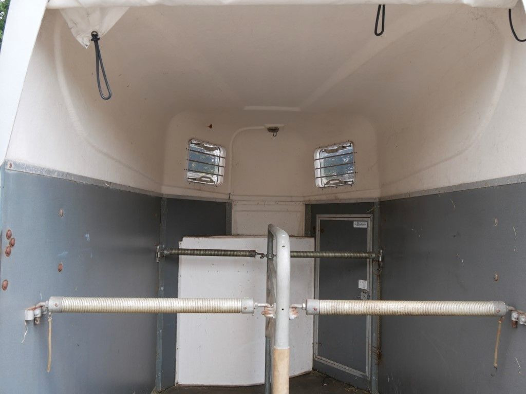 Westeria 2 Pferde Westeria 2 Pferde - Van chevaux: photos 4 Westeria 2 Pferde Westeria 2 Pferde - Van chevaux: photos 4