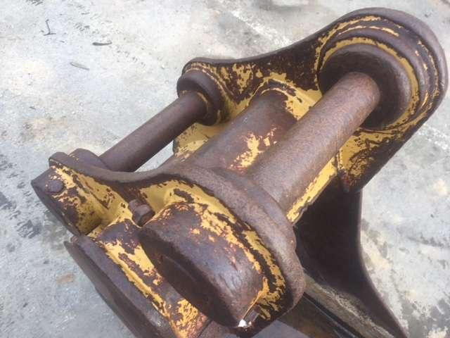 Axes 70mm - 600mm - Godet pour pelle: photos 4 Axes 70mm - 600mm - Godet pour pelle: photos 4