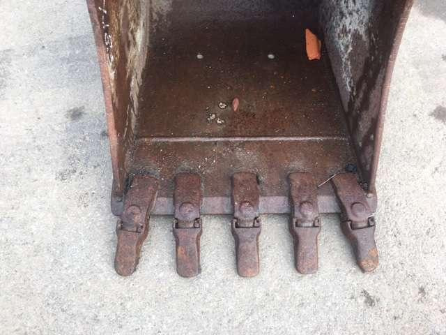 VOLVO EC55 - 570mm - Godet pour pelle: photos 2 VOLVO EC55 - 570mm - Godet pour pelle: photos 2