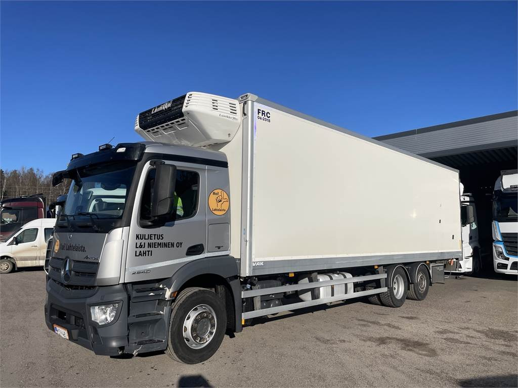 Mercedes-Benz ANTOS 2540 L/6x2 VAK FRC Umpikori - Camion isothermique: photos 1 Mercedes-Benz ANTOS 2540 L/6x2 VAK FRC Umpikori - Camion isothermique: photos 1