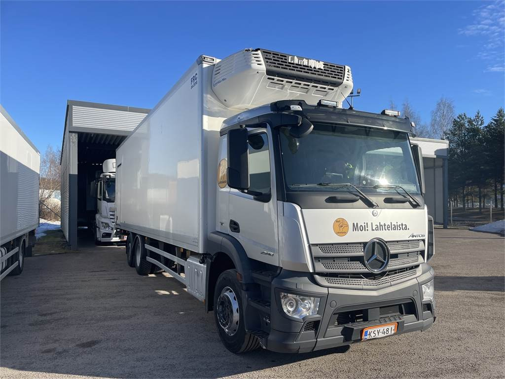Mercedes-Benz ANTOS 2540 L/6x2 VAK FRC Umpikori - Camion isothermique: photos 2 Mercedes-Benz ANTOS 2540 L/6x2 VAK FRC Umpikori - Camion isothermique: photos 2