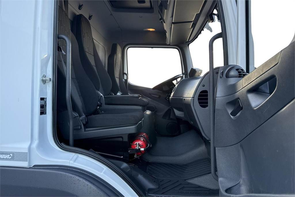 Camion fourgon Mercedes-Benz ATEGO 1018L 5,6m Piako Umpikori: photos 16