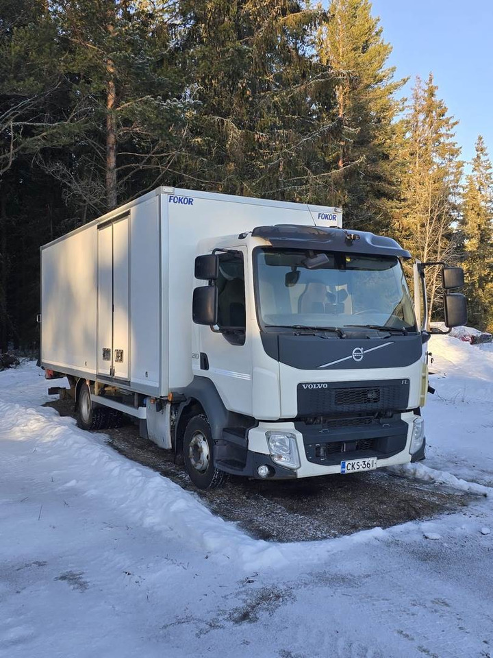 Volvo FL - Camion fourgon: photos 1 Volvo FL - Camion fourgon: photos 1
