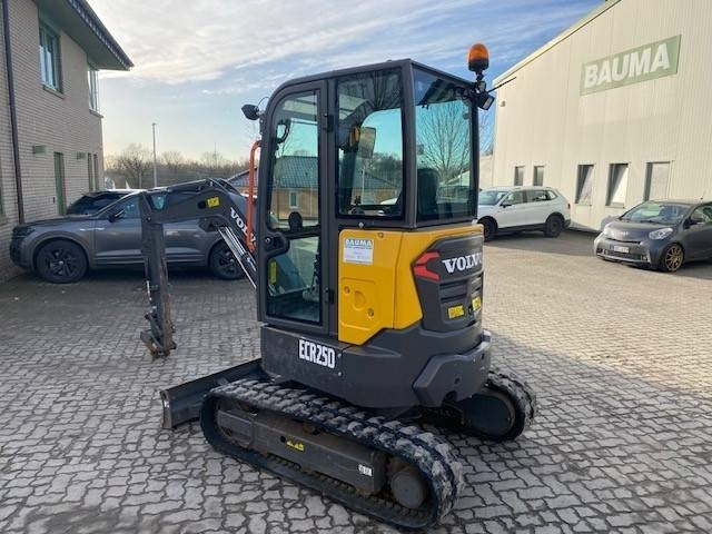 Volvo ECR 25 D MIETE / RENTAL (12001505) - Mini pelle: photos 3 Volvo ECR 25 D MIETE / RENTAL (12001505) - Mini pelle: photos 3