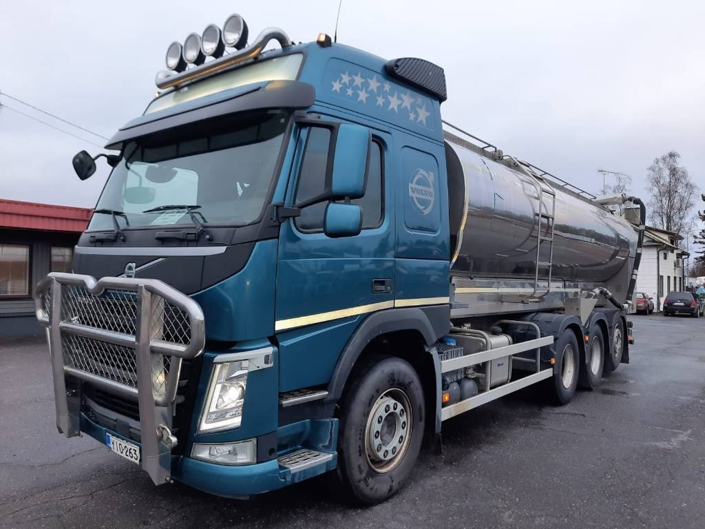 Volvo FM 13 - Camion citerne: photos 1 Volvo FM 13 - Camion citerne: photos 1