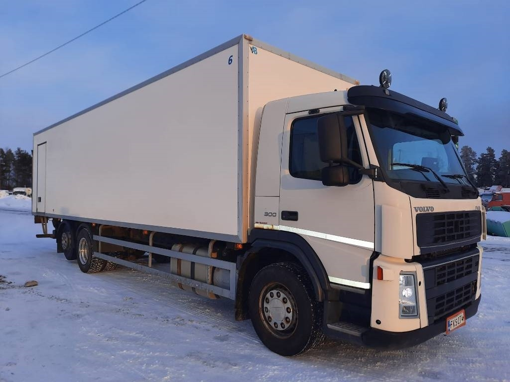 Volvo FM 9 300 - Camion fourgon: photos 2 Volvo FM 9 300 - Camion fourgon: photos 2