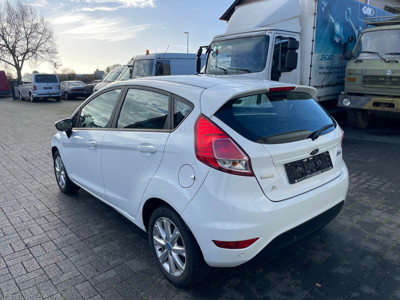 Ford Fiesta 1.0i Celebration - Berline: photos 4 Ford Fiesta 1.0i Celebration - Berline: photos 4