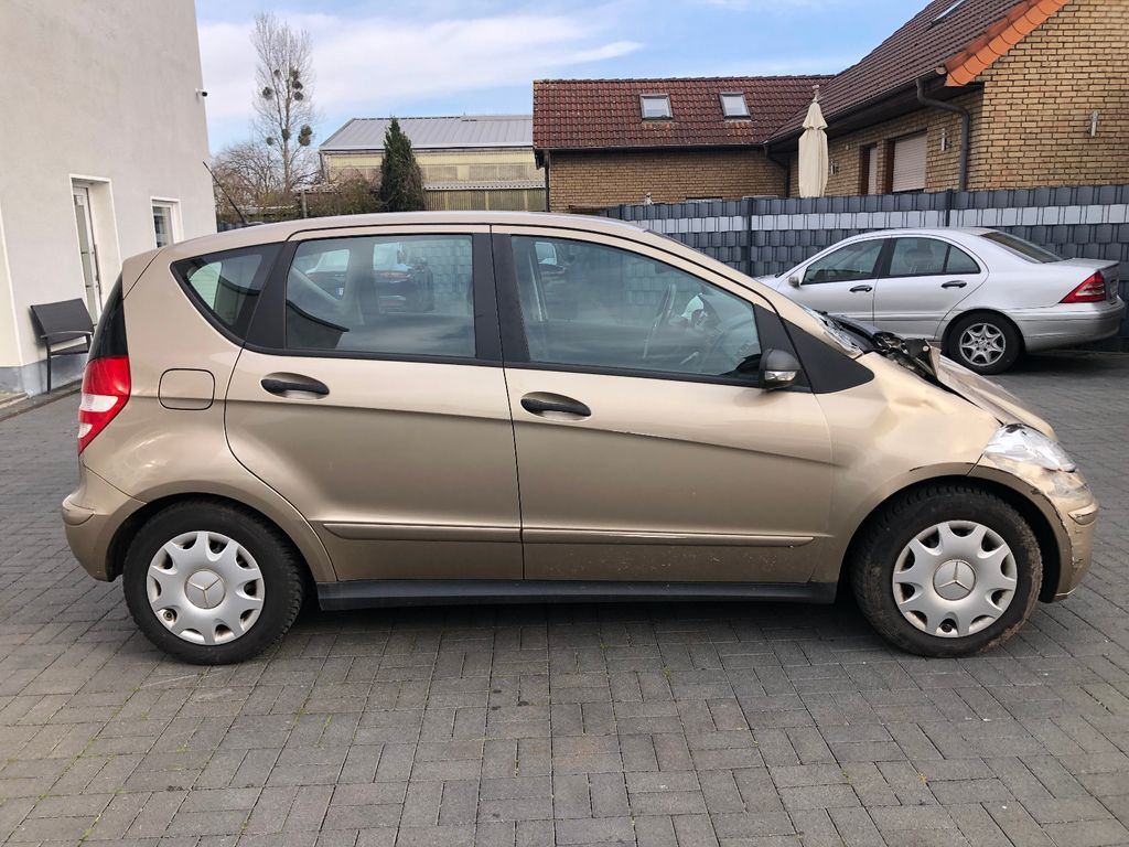 Mercedes-Benz A 150 A -Klasse A 150 - Voiture: photos 5 Mercedes-Benz A 150 A -Klasse A 150 - Voiture: photos 5