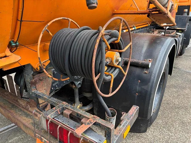 Camion hydrocureur MAN F 15.192 (6-CILINDER) WITH GEESINK VACUUM TANK (MANUAL GEARBOX / P.T.O.) ORIGINAL DUTCH TRUCK: photos 9