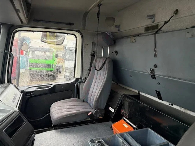 Crédit-bail de Mercedes-Benz Actros 2031 K WITH PALFINGER PK1101 CRANE (MANUAL GEARBOX / FULL STEEL SUSPENSION / REDUCTION AXLE / REMOTE CONTROL) Mercedes-Benz Actros 2031 K WITH PALFINGER PK1101 CRANE (MANUAL GEARBOX / FULL STEEL SUSPENSION / REDUCTION AXLE / REMOTE CONTROL): photos 16 Crédit-bail de Mercedes-Benz Actros 2031 K WITH PALFINGER PK1101 CRANE (MANUAL GEARBOX / FULL STEEL SUSPENSION / REDUCTION AXLE / REMOTE CONTROL) Mercedes-Benz Actros 2031 K WITH PALFINGER PK1101 CRANE (MANUAL GEARBOX / FULL STEEL SUSPENSION / REDUCTION AXLE / REMOTE CONTROL): photos 16