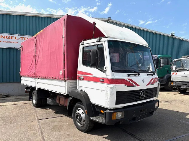 Mercedes-Benz LK 814 K 6-CILINDER FULL STEEL WITH TENT BOX / CATTLE BOX (MANUAL GEARBOX / FULL STEEL SUSPENSION) - Camion à rideaux coulissants: photos 2 Mercedes-Benz LK 814 K 6-CILINDER FULL STEEL WITH TENT BOX / CATTLE BOX (MANUAL GEARBOX / FULL STEEL SUSPENSION) - Camion à rideaux coulissants: photos 2