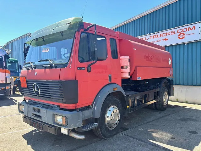 Mercedes-Benz SK 1726 (ORIGINAL GERMAN) 13.500 LITER TANK TRUCK (ZF16 MANUAL GEARBOX / FULL STEEL SUSPENSION / REDUCTION AXLE / ANALOG COUNTER - Camion citerne: photos 1 Mercedes-Benz SK 1726 (ORIGINAL GERMAN) 13.500 LITER TANK TRUCK (ZF16 MANUAL GEARBOX / FULL STEEL SUSPENSION / REDUCTION AXLE / ANALOG COUNTER - Camion citerne: photos 1