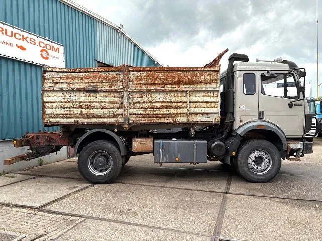 Mercedes-Benz SK 1838 K V8 4x2 FULL STEEL KIPPER (ZF16 MANUAL GEARBOX / FULL STEEL SUSPENSION / REDUCTION AXLE / P.T.O.) - Camion benne: photos 3 Mercedes-Benz SK 1838 K V8 4x2 FULL STEEL KIPPER (ZF16 MANUAL GEARBOX / FULL STEEL SUSPENSION / REDUCTION AXLE / P.T.O.) - Camion benne: photos 3