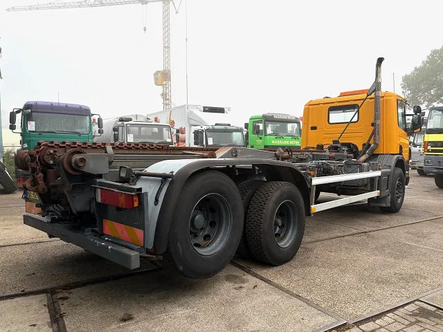 Scania P114-340 6x2 WITH MULTILIFT CONTAINERSYSTEM ONLY 80.500 KM!! ORIGINAL (10 TIRES / FULL STEEL SUSPENSION / 12 GEARS MANUAL GEARBO - Camion porte-conteneur/ Caisse mobile: photos 3 Scania P114-340 6x2 WITH MULTILIFT CONTAINERSYSTEM ONLY 80.500 KM!! ORIGINAL (10 TIRES / FULL STEEL SUSPENSION / 12 GEARS MANUAL GEARBO - Camion porte-conteneur/ Caisse mobile: photos 3