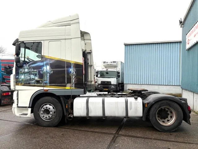 DAF XF 105.460 ATE SPACEAB 4x2 (EURO 5 / ZF MANUAL GEARBOX / ZF-INTARDER / HYDRAULIC KIT / P.T.O. / AIRCONDITIONING / ETC.) - Tracteur routier: photos 5 DAF XF 105.460 ATE SPACEAB 4x2 (EURO 5 / ZF MANUAL GEARBOX / ZF-INTARDER / HYDRAULIC KIT / P.T.O. / AIRCONDITIONING / ETC.) - Tracteur routier: photos 5