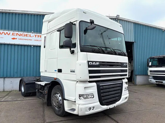 DAF XF 105.460 ATE SPACECAB 4x2 ONLY 835.500 KM (ZF-MANUAL GEARBOX / ZF-INTARDER / AIRCONDITIONING / EURO 5) - Tracteur routier: photos 2 DAF XF 105.460 ATE SPACECAB 4x2 ONLY 835.500 KM (ZF-MANUAL GEARBOX / ZF-INTARDER / AIRCONDITIONING / EURO 5) - Tracteur routier: photos 2