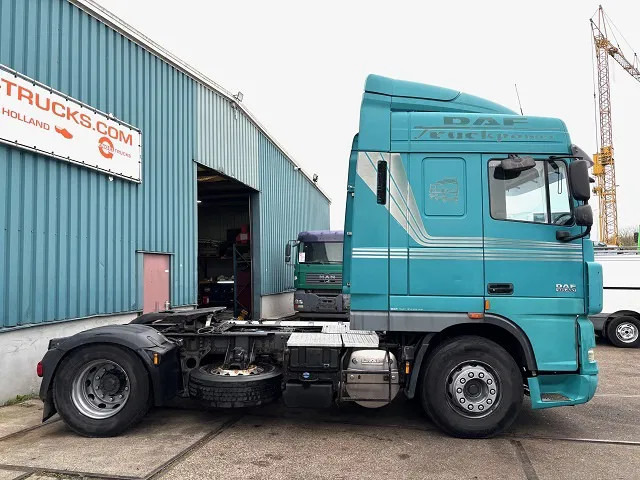 DAF XF 105.460 ATE SPACECAB (EURO 5 / ZF MANUAL GEARBOX / P.T.O. / AIRCONDITIONING / FRIDGE UNDER BED / ETC.) - Tracteur routier: photos 4 DAF XF 105.460 ATE SPACECAB (EURO 5 / ZF MANUAL GEARBOX / P.T.O. / AIRCONDITIONING / FRIDGE UNDER BED / ETC.) - Tracteur routier: photos 4