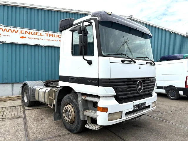Mercedes-Benz Actros 1848 LS (MP1) 4x2 TRACTOR (EPS WITH CLUTCH / RUDUCTION AXLE / HYDRAULIC KIT / AIRCONDITIONING / ETC) - Tracteur routier: photos 2 Mercedes-Benz Actros 1848 LS (MP1) 4x2 TRACTOR (EPS WITH CLUTCH / RUDUCTION AXLE / HYDRAULIC KIT / AIRCONDITIONING / ETC) - Tracteur routier: photos 2