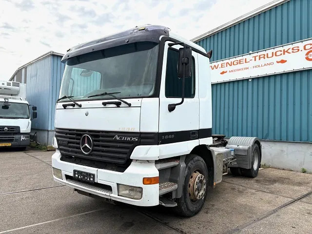 Mercedes-Benz Actros 1848 LS (MP1) 4x2 TRACTOR (EPS WITH CLUTCH / RUDUCTION AXLE / HYDRAULIC KIT / AIRCONDITIONING / ETC) - Tracteur routier: photos 1 Mercedes-Benz Actros 1848 LS (MP1) 4x2 TRACTOR (EPS WITH CLUTCH / RUDUCTION AXLE / HYDRAULIC KIT / AIRCONDITIONING / ETC) - Tracteur routier: photos 1
