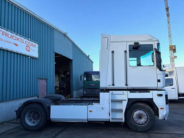 Renault Magnum 440 E-TECH (MACK ENGINE) (ZF16 MANUAL GEARBOX / AIRCONDITIONING / FRIDGE UNDER BED / 2x DIESELTANK) - Tracteur routier: photos 4 Renault Magnum 440 E-TECH (MACK ENGINE) (ZF16 MANUAL GEARBOX / AIRCONDITIONING / FRIDGE UNDER BED / 2x DIESELTANK) - Tracteur routier: photos 4