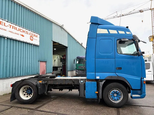 Volvo FH 400 GLOBETROTTER (VIN: 7B446149 / I-SHIFT / ADR-VLG / AIRCONDITIONING / COMPLETE SPOILERSET ON CABIN) - Tracteur routier: photos 4 Volvo FH 400 GLOBETROTTER (VIN: 7B446149 / I-SHIFT / ADR-VLG / AIRCONDITIONING / COMPLETE SPOILERSET ON CABIN) - Tracteur routier: photos 4