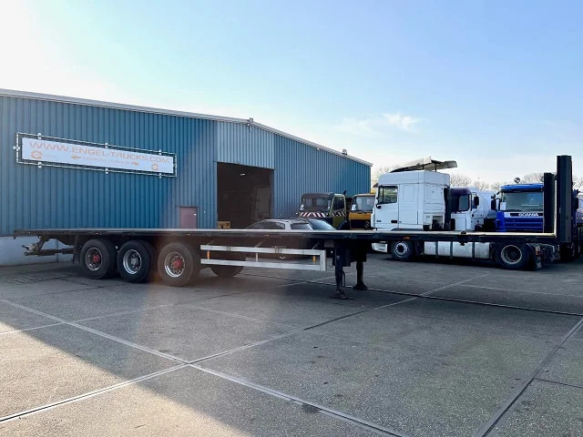 Van Hool 3B1047 13.60M. FLATBED TRAILER WITH 40FT TWISTLOCKS (SAF-AXLES / DISC BRAKES / 40FT TWISTLOCKS) - Semi-remorque plateau: photos 4 Van Hool 3B1047 13.60M. FLATBED TRAILER WITH 40FT TWISTLOCKS (SAF-AXLES / DISC BRAKES / 40FT TWISTLOCKS) - Semi-remorque plateau: photos 4