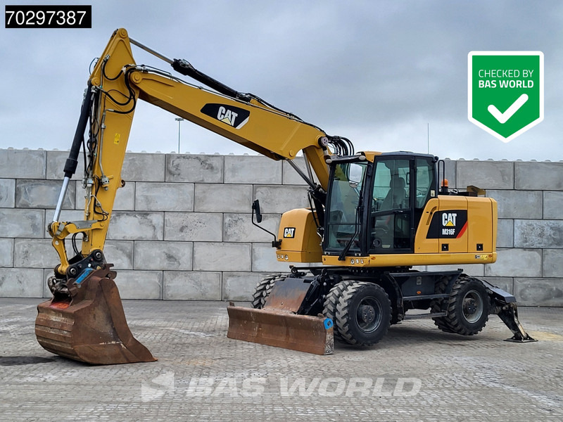 Caterpillar M316 F M316F OUTRIGGERS + BLADE - Pelle sur pneus: photos 1 Caterpillar M316 F M316F OUTRIGGERS + BLADE - Pelle sur pneus: photos 1