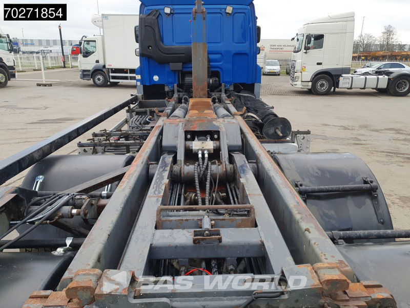 Photo d'intérieur 1: Camion ampliroll DAF CF85.360 6X2 VDL hooklift ADR Liftachse Euro 5