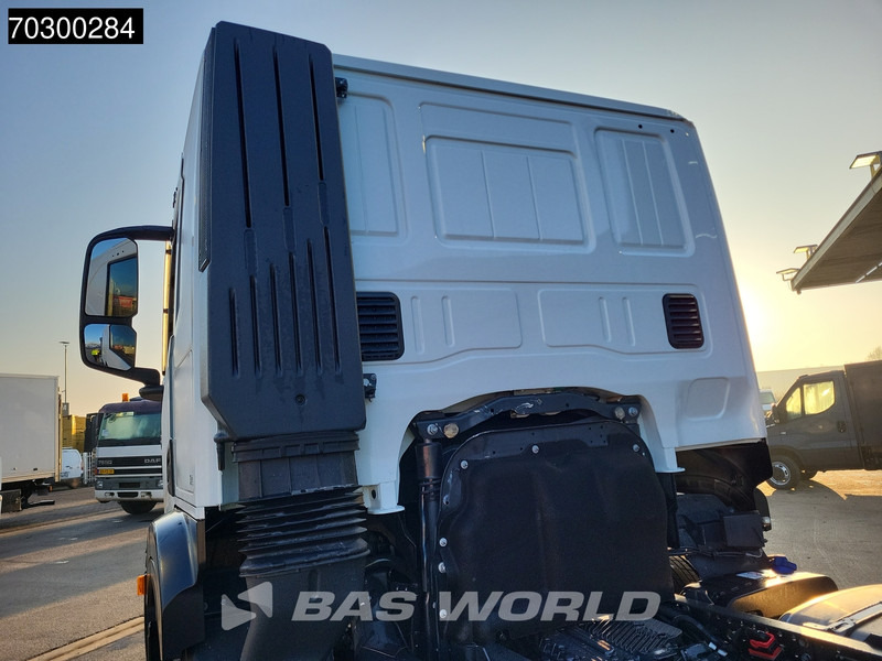 Iveco X-Way 500 X-Way 6X4 NEW 6x4 chassis Sleepercab Rear Air suspension Automatic Euro 6 - Châssis cabine: photos 5 Iveco X-Way 500 X-Way 6X4 NEW 6x4 chassis Sleepercab Rear Air suspension Automatic Euro 6 - Châssis cabine: photos 5