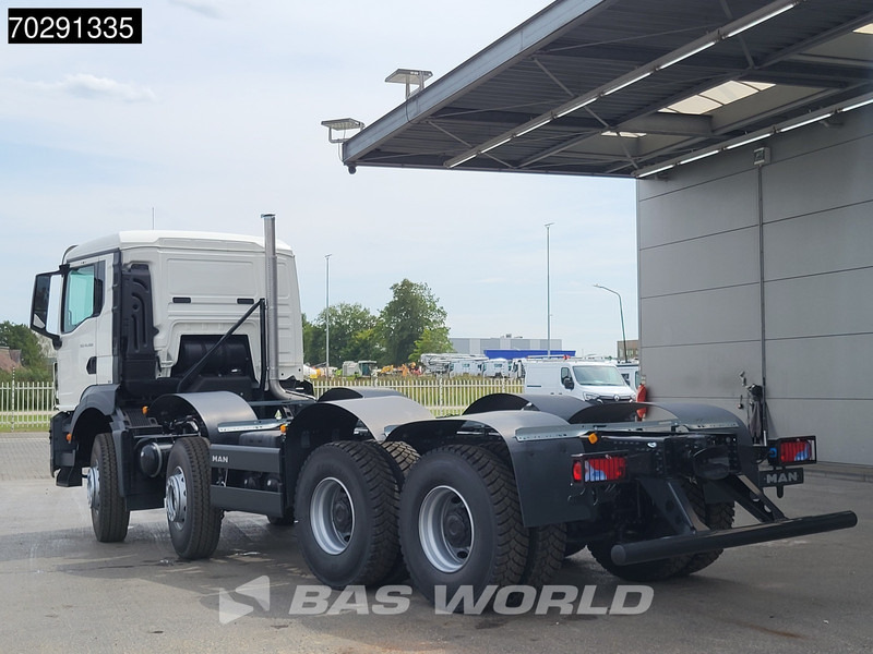 MAN TGS 41.400 8X4 New 8x4 chassis Engine PTO Steelsuspension Big-Axle Manual Euro 2 - Châssis cabine: photos 2 MAN TGS 41.400 8X4 New 8x4 chassis Engine PTO Steelsuspension Big-Axle Manual Euro 2 - Châssis cabine: photos 2