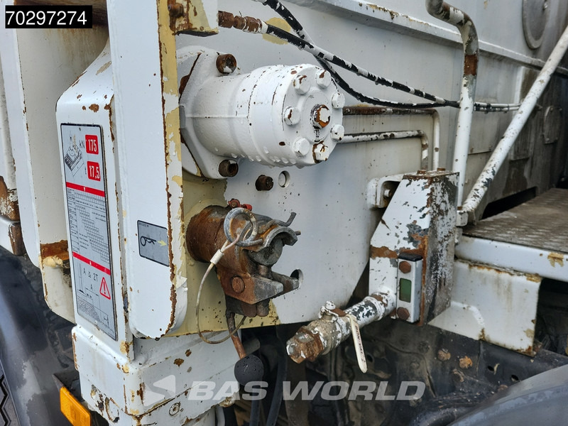 Crédit-bail de Mercedes-Benz Actros 3241 8X4 Putzmeister M24-3 Pump + 9m3 LIEBHERR Mixer Steelsuspension 3-Pedals Euro 4 Mercedes-Benz Actros 3241 8X4 Putzmeister M24-3 Pump + 9m3 LIEBHERR Mixer Steelsuspension 3-Pedals Euro 4: photos 12 Crédit-bail de Mercedes-Benz Actros 3241 8X4 Putzmeister M24-3 Pump + 9m3 LIEBHERR Mixer Steelsuspension 3-Pedals Euro 4 Mercedes-Benz Actros 3241 8X4 Putzmeister M24-3 Pump + 9m3 LIEBHERR Mixer Steelsuspension 3-Pedals Euro 4: photos 12