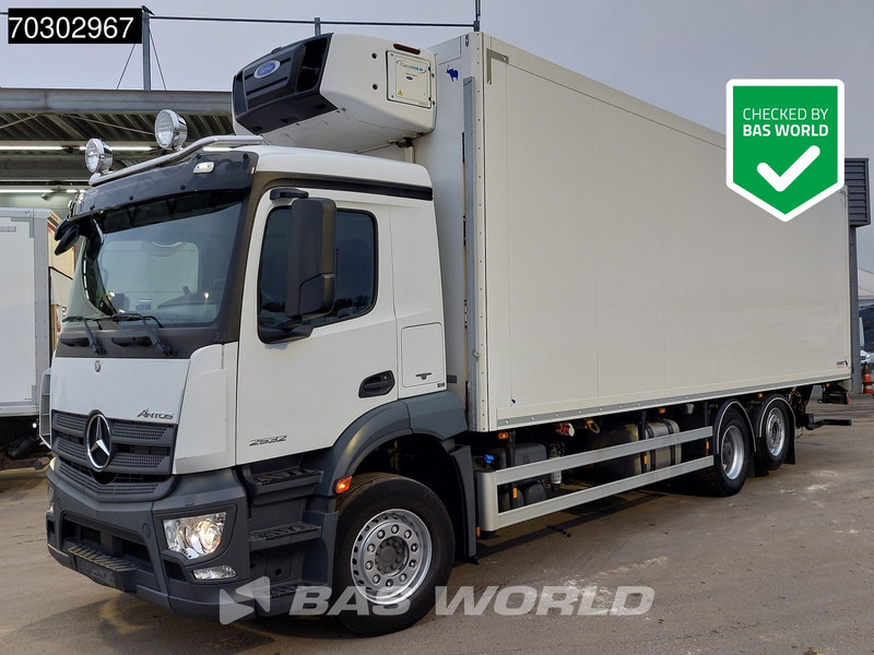 Mercedes-Benz Antos 2532 Antos 6X2 Carrier Supra 850 Nordic Automatic Euro 6 - Camion frigorifique: photos 1 Mercedes-Benz Antos 2532 Antos 6X2 Carrier Supra 850 Nordic Automatic Euro 6 - Camion frigorifique: photos 1