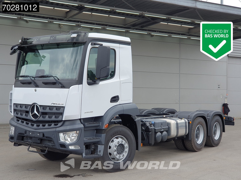 Mercedes-Benz Arocs 2636 6X4 NEW chassis Flange PTO Big-Axle Steelsuspension Euro 6 - Châssis cabine: photos 1 Mercedes-Benz Arocs 2636 6X4 NEW chassis Flange PTO Big-Axle Steelsuspension Euro 6 - Châssis cabine: photos 1