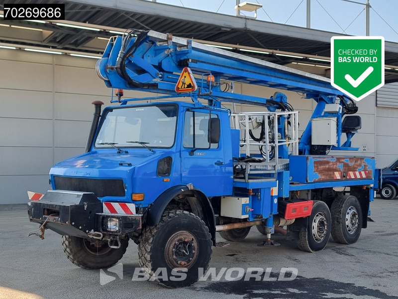 Mercedes-Benz Unimog 6X6 Unimog Engin EGI TP 226 hubarbeitsbühne Manual Euro 2 - Camion grue: photos 1 Mercedes-Benz Unimog 6X6 Unimog Engin EGI TP 226 hubarbeitsbühne Manual Euro 2 - Camion grue: photos 1