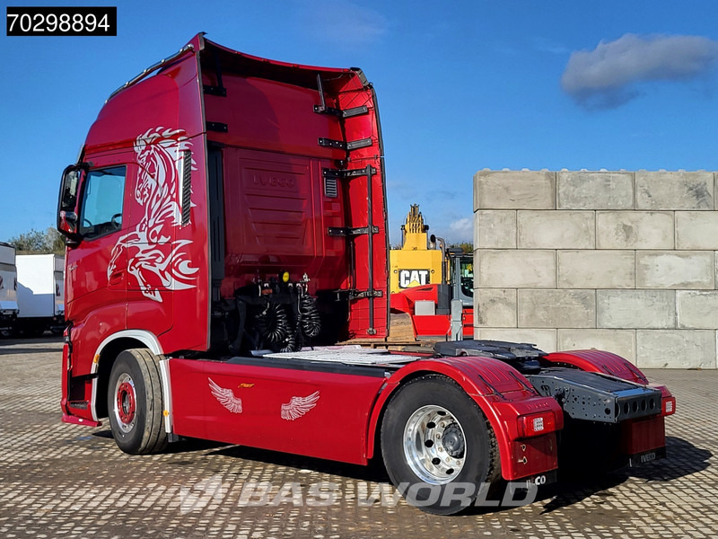 Iveco S-Way 570 4X2 Full-Air Retarder Standairco 2xTanks Navi ACC LED Euro 6 - Tracteur routier: photos 2 Iveco S-Way 570 4X2 Full-Air Retarder Standairco 2xTanks Navi ACC LED Euro 6 - Tracteur routier: photos 2