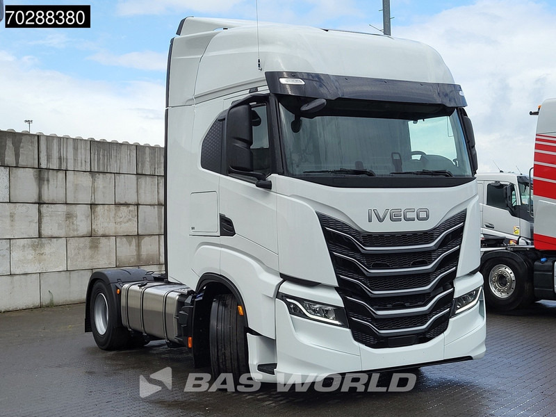 Iveco S-way 580 4X2 NEW! 2x Tanks Navi ACC Standklima - Tracteur routier: photos 3 Iveco S-way 580 4X2 NEW! 2x Tanks Navi ACC Standklima - Tracteur routier: photos 3
