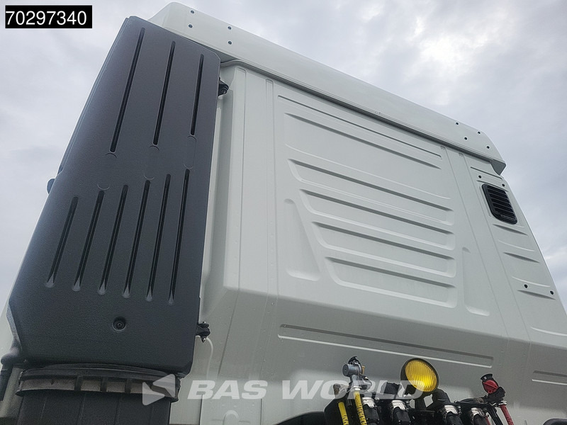 Iveco X-Way 500 4X2 NEW! Retarder Big-Axle Standklima MirrorCam Navi LED ACC Euro 6 - Tracteur routier: photos 5 Iveco X-Way 500 4X2 NEW! Retarder Big-Axle Standklima MirrorCam Navi LED ACC Euro 6 - Tracteur routier: photos 5