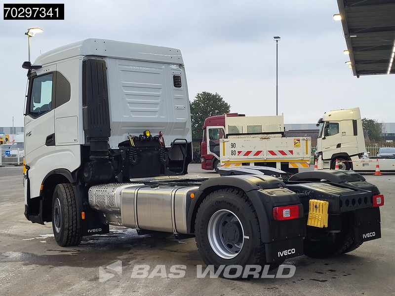 Iveco X-Way 500 4X2 NEW! Retarder Big-Axle Standklima MirrorCam Navi LED ACC Euro 6 - Tracteur routier: photos 2 Iveco X-Way 500 4X2 NEW! Retarder Big-Axle Standklima MirrorCam Navi LED ACC Euro 6 - Tracteur routier: photos 2