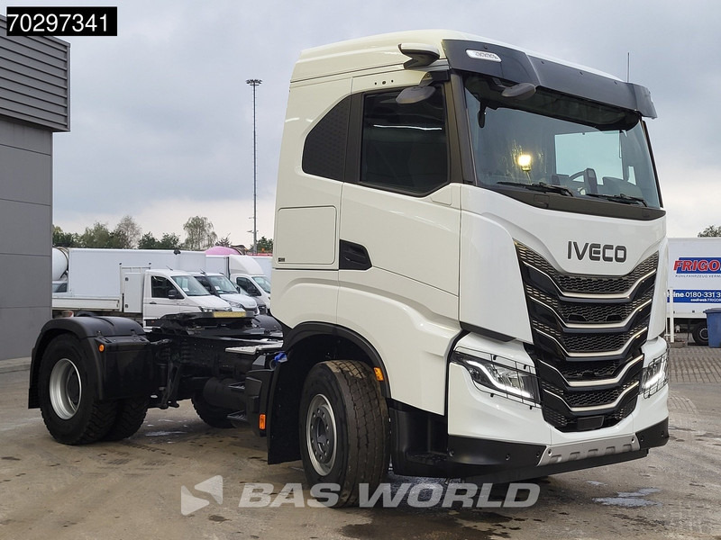 Iveco X-Way 500 4X2 NEW! Retarder Big-Axle Standklima MirrorCam Navi LED ACC Euro 6 - Tracteur routier: photos 3 Iveco X-Way 500 4X2 NEW! Retarder Big-Axle Standklima MirrorCam Navi LED ACC Euro 6 - Tracteur routier: photos 3