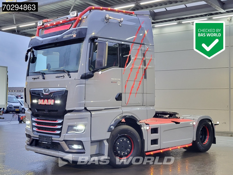 MAN TGX 18.510 TGX 4X2 Individual Lion S! Full-Air Retarder Standairco 2xTanks Leather PTO ACC Navi LED Euro 6 - Tracteur routier: photos 1 MAN TGX 18.510 TGX 4X2 Individual Lion S! Full-Air Retarder Standairco 2xTanks Leather PTO ACC Navi LED Euro 6 - Tracteur routier: photos 1