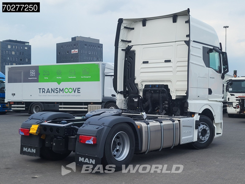 MAN TGX 18.520 4X2 NEW! GX Retarder 2x Tanks Standklima ACC - Tracteur routier: photos 5 MAN TGX 18.520 4X2 NEW! GX Retarder 2x Tanks Standklima ACC - Tracteur routier: photos 5