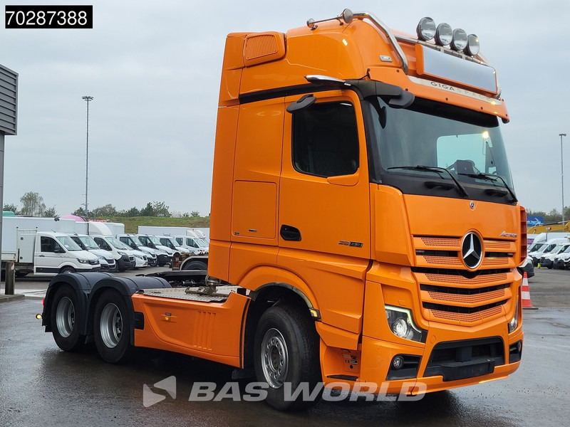 Mercedes-Benz Actros 2663 Actros 6X4 GigaSpace Retarder Full-Air Leder MirrorCam DynamicSteering Compressor Xenon Navi ACC Euro 6 - Tracteur routier: photos 3 Mercedes-Benz Actros 2663 Actros 6X4 GigaSpace Retarder Full-Air Leder MirrorCam DynamicSteering Compressor Xenon Navi ACC Euro 6 - Tracteur routier: photos 3