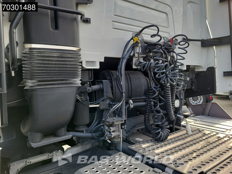 Renault T 480 4X2 Low Mileage! 80% Tyres NL-Truck HSC 2x Tanks - Tracteur routier: photos 5 Renault T 480 4X2 Low Mileage! 80% Tyres NL-Truck HSC 2x Tanks - Tracteur routier: photos 5