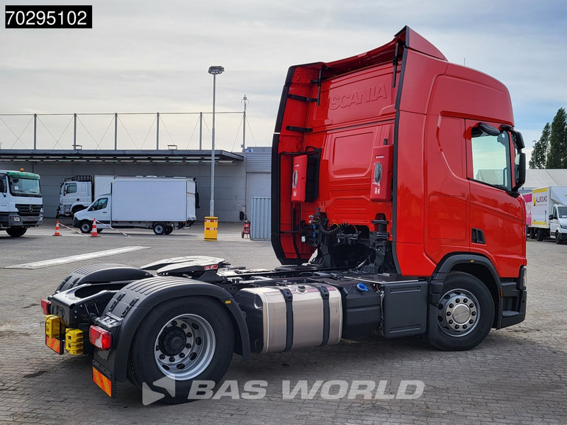 Scania R460 4X2 NEW! Retarder 2xTanks ACC LED Euro 6 - Tracteur routier: photos 5 Scania R460 4X2 NEW! Retarder 2xTanks ACC LED Euro 6 - Tracteur routier: photos 5